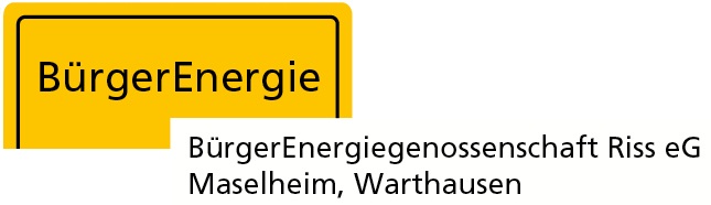 Ein gelbes Schild mit der Aufschrift "BürgerEnergie" über dem Text "BürgerEnergiegenossenschaft Riss eG, Maselheim, Warthausen".